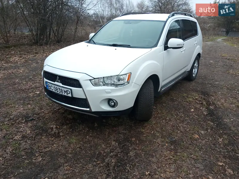 Mitsubishi Outlander XL