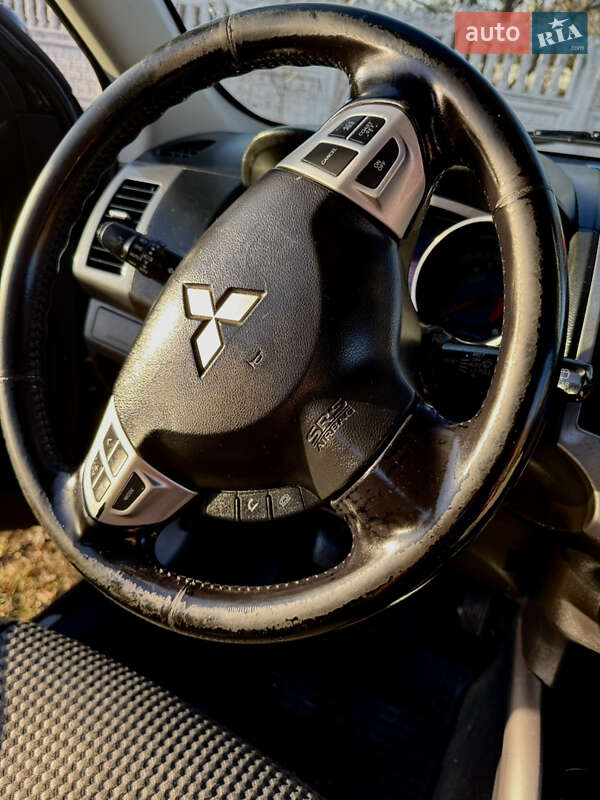 Внедорожник / Кроссовер Mitsubishi Outlander XL 2007 в Вишневце фото 17 Внедорожник / Кроссовер Mitsubishi Outlander XL 2007 в Вишневце