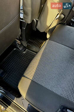 Внедорожник / Кроссовер Mitsubishi Outlander XL 2007 в 