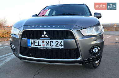 Внедорожник / Кроссовер Mitsubishi Outlander XL 2010 в Стрые