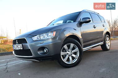 Внедорожник / Кроссовер Mitsubishi Outlander XL 2010 в Стрые