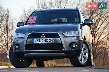 Внедорожник / Кроссовер Mitsubishi Outlander XL 2010 в Стрые