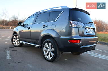 Внедорожник / Кроссовер Mitsubishi Outlander XL 2010 в Стрые