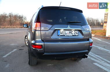 Внедорожник / Кроссовер Mitsubishi Outlander XL 2010 в Стрые