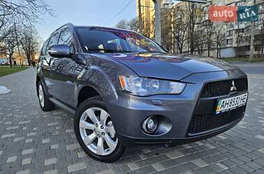 Позашляховик / Кросовер Mitsubishi Outlander XL 2010 в Одесі