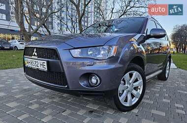 Позашляховик / Кросовер Mitsubishi Outlander XL 2010 в Одесі