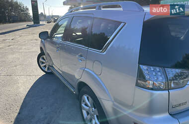 Позашляховик / Кросовер Mitsubishi Outlander XL 2010 в Харкові