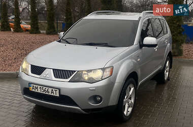 Позашляховик / Кросовер Mitsubishi Outlander XL 2008 в Житомирі