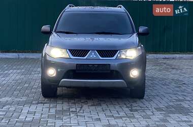 Позашляховик / Кросовер Mitsubishi Outlander XL 2010 в Дніпрі