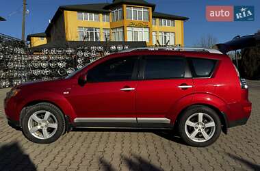 Позашляховик / Кросовер Mitsubishi Outlander XL 2008 в Чернівцях