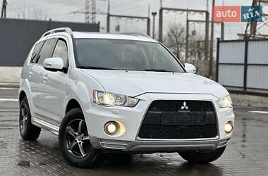 Позашляховик / Кросовер Mitsubishi Outlander XL 2010 в Луцьку