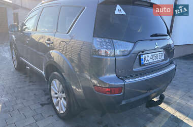 Позашляховик / Кросовер Mitsubishi Outlander XL 2008 в 