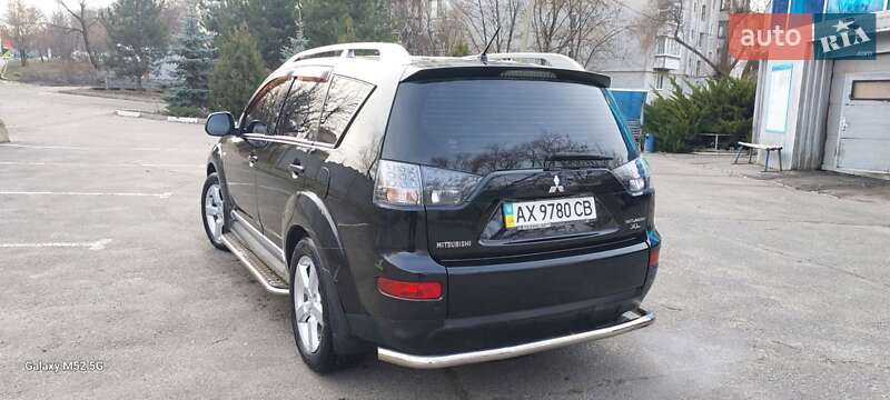 Внедорожник / Кроссовер Mitsubishi Outlander XL 2009 в Харькове