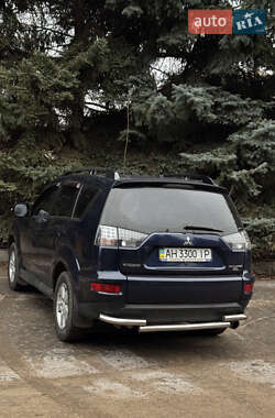 Позашляховик / Кросовер Mitsubishi Outlander XL 2011 в Краматорську