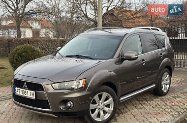 Позашляховик / Кросовер Mitsubishi Outlander XL 2010 в Коломиї