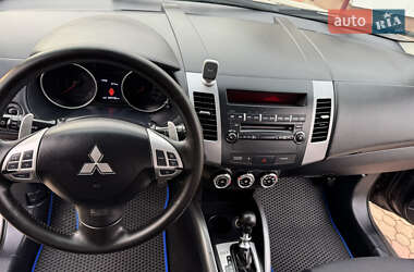 Позашляховик / Кросовер Mitsubishi Outlander XL 2010 в Коломиї