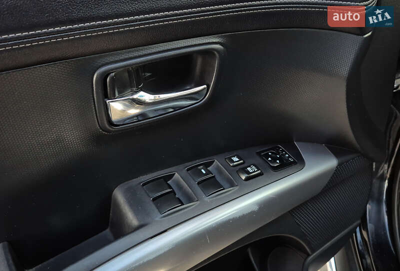 Внедорожник / Кроссовер Mitsubishi Outlander XL 2011 в Калуше
