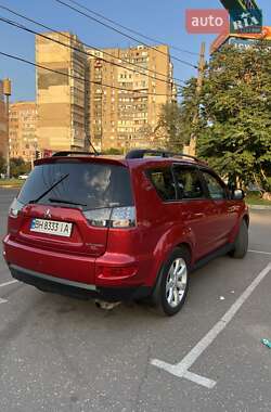 Позашляховик / Кросовер Mitsubishi Outlander XL 2011 в Одесі