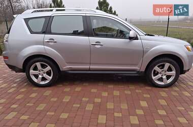 Внедорожник / Кроссовер Mitsubishi Outlander XL 2009 в Днепре