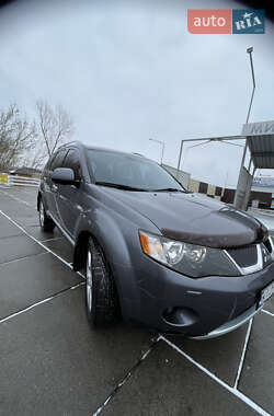 Позашляховик / Кросовер Mitsubishi Outlander XL 2008 в Броварах