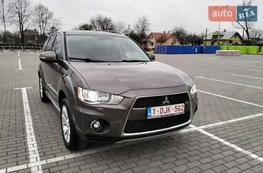 Внедорожник / Кроссовер Mitsubishi Outlander XL 2010 в Коломые