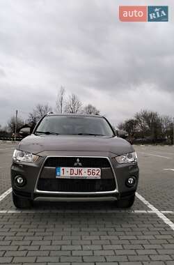 Внедорожник / Кроссовер Mitsubishi Outlander XL 2010 в Коломые