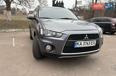 Внедорожник / Кроссовер Mitsubishi Outlander XL 2012 в Чернигове