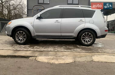 Позашляховик / Кросовер Mitsubishi Outlander XL 2009 в Демидівці