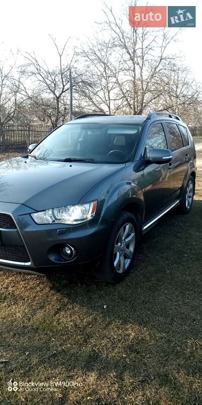 Mitsubishi Outlander XL 2011 Mitsubishi Outlander XL 2011
