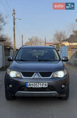 Позашляховик / Кросовер Mitsubishi Outlander XL 2008 в Києві