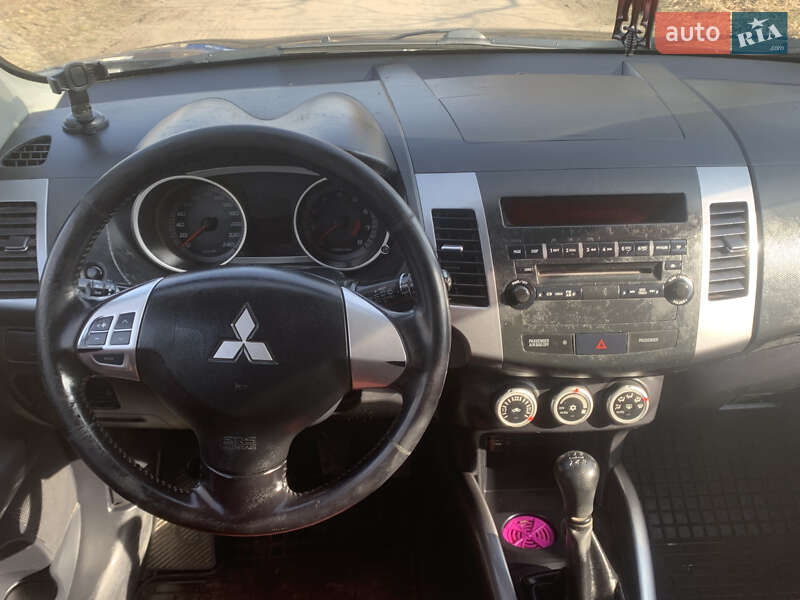 Позашляховик / Кросовер Mitsubishi Outlander XL 2008 в Рожище