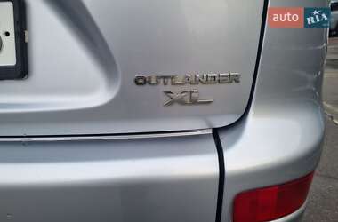 Позашляховик / Кросовер Mitsubishi Outlander XL 2008 в 