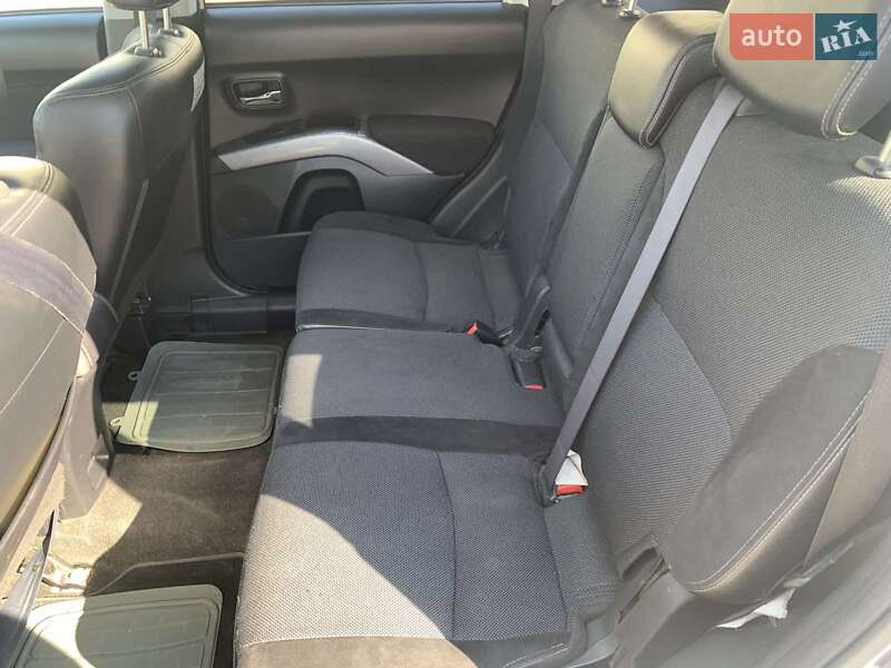 Внедорожник / Кроссовер Mitsubishi Outlander XL 2008 в Жовкве