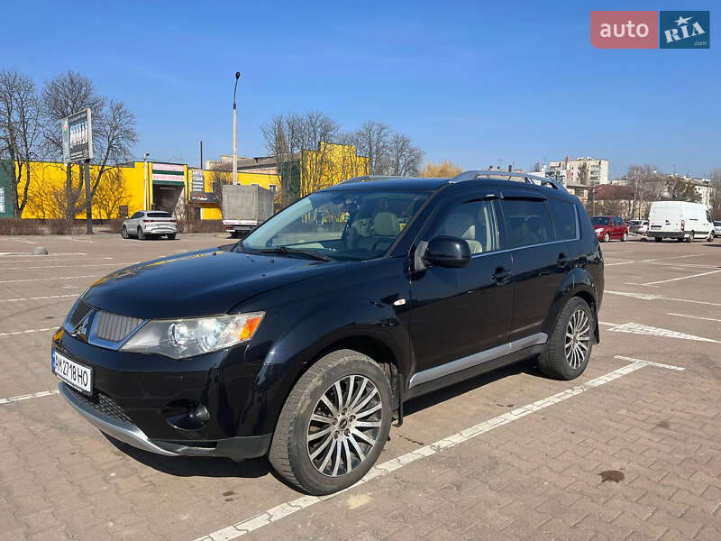 Внедорожник / Кроссовер Mitsubishi Outlander XL 2008 в Романове