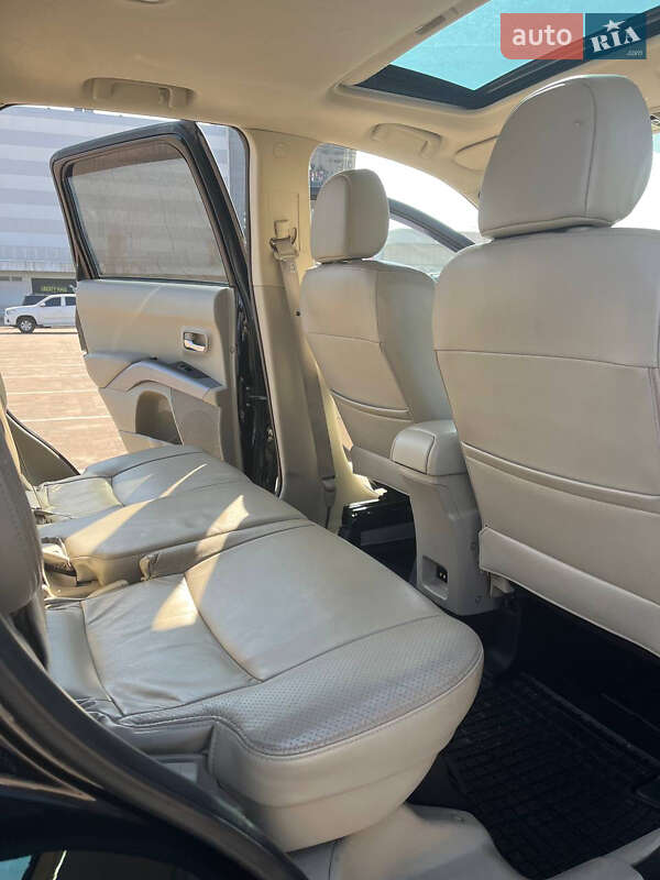 Внедорожник / Кроссовер Mitsubishi Outlander XL 2008 в Романове