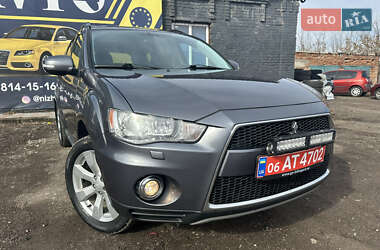 Позашляховик / Кросовер Mitsubishi Outlander XL 2012 в 