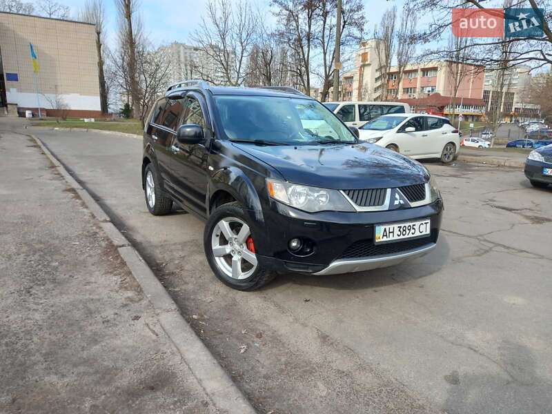 Внедорожник / Кроссовер Mitsubishi Outlander XL 2008 в Киеве