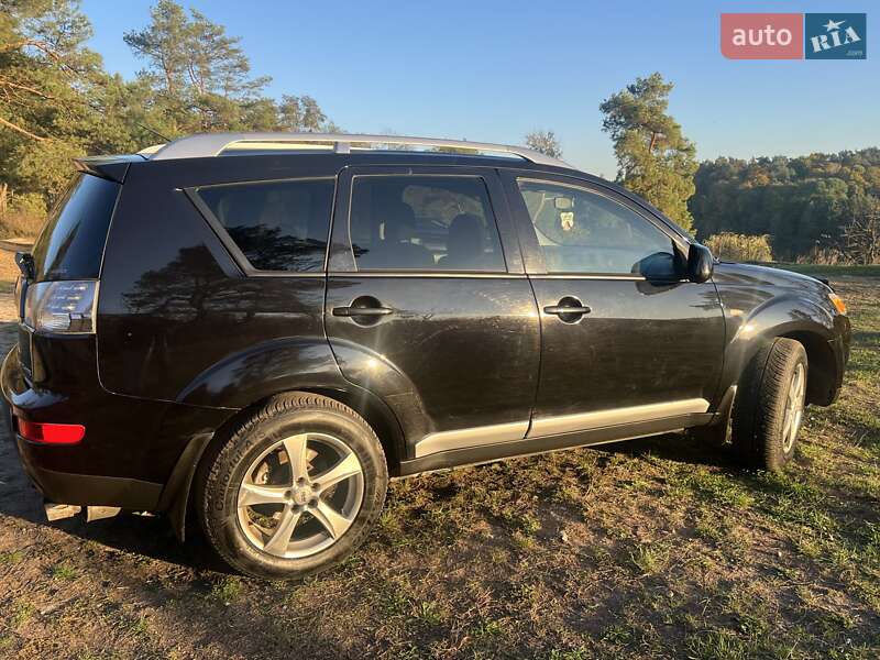 Внедорожник / Кроссовер Mitsubishi Outlander XL 2008 в Житомире