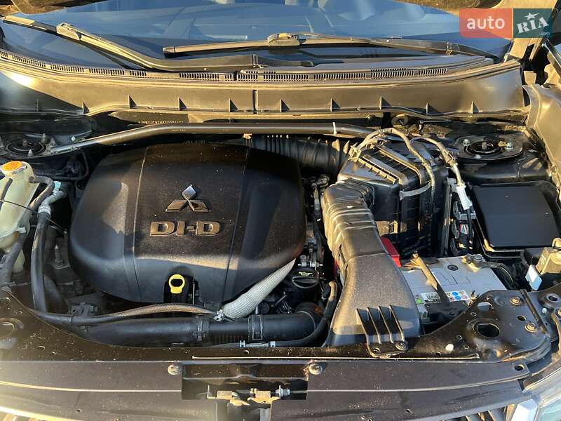 Внедорожник / Кроссовер Mitsubishi Outlander XL 2008 в Житомире