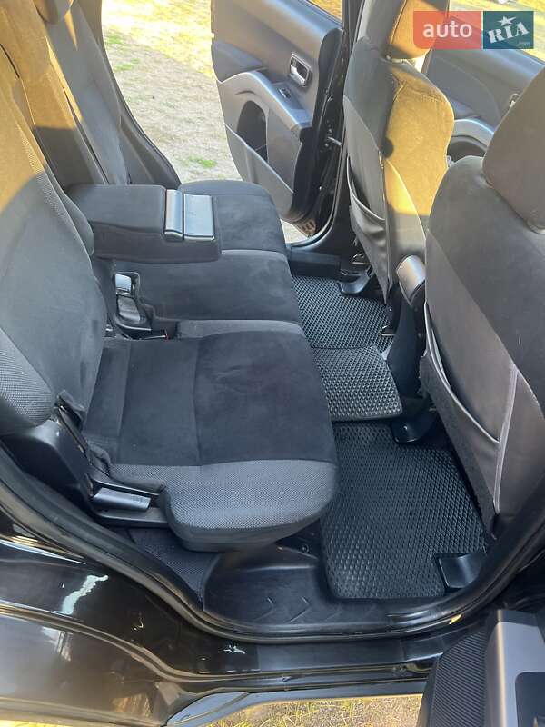 Внедорожник / Кроссовер Mitsubishi Outlander XL 2008 в Житомире