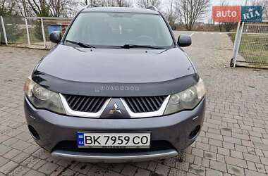 Позашляховик / Кросовер Mitsubishi Outlander XL 2008 в Рівному