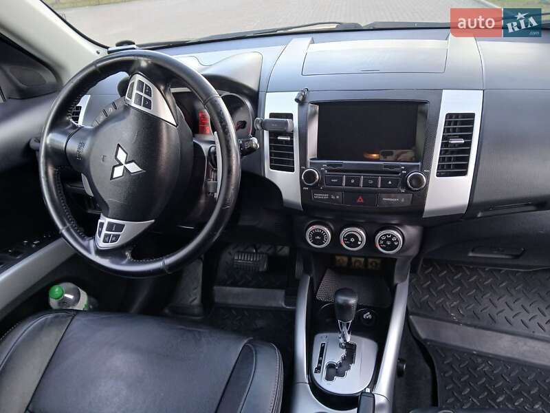 Внедорожник / Кроссовер Mitsubishi Outlander XL 2008 в Сумах