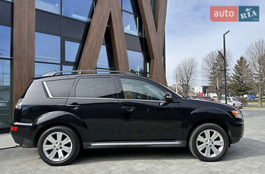 Позашляховик / Кросовер Mitsubishi Outlander XL 2010 в Луцьку