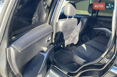 Внедорожник / Кроссовер Mitsubishi Outlander XL 2010 в 