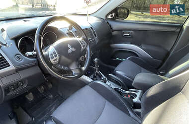 Внедорожник / Кроссовер Mitsubishi Outlander XL 2010 в 