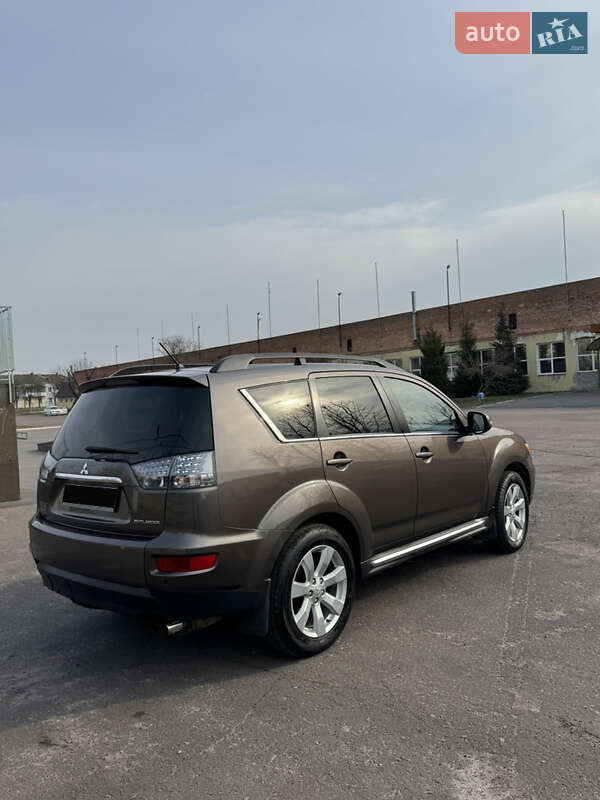 Позашляховик / Кросовер Mitsubishi Outlander XL 2011 в Львові фото 7 Позашляховик / Кросовер Mitsubishi Outlander XL 2011 в Львові