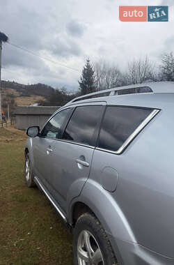 Внедорожник / Кроссовер Mitsubishi Outlander XL 2010 в 