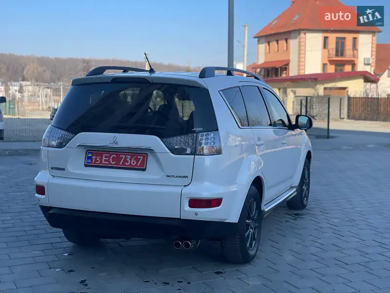 Mitsubishi Outlander XL 2012