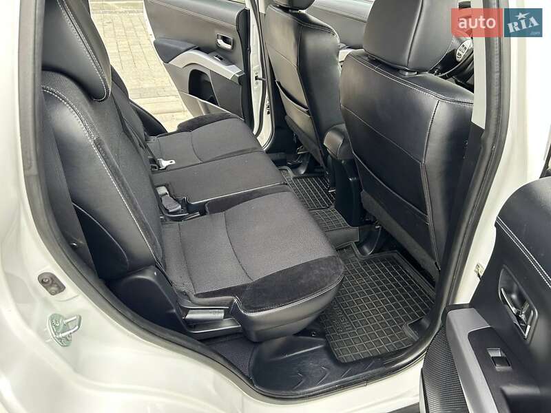 Внедорожник / Кроссовер Mitsubishi Outlander XL 2010 в Ивано-Франковске