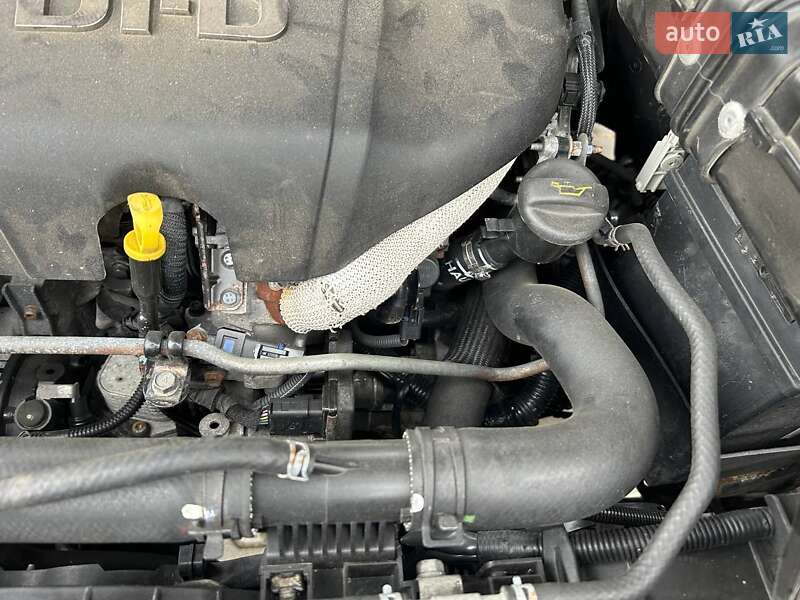 Внедорожник / Кроссовер Mitsubishi Outlander XL 2010 в Ивано-Франковске